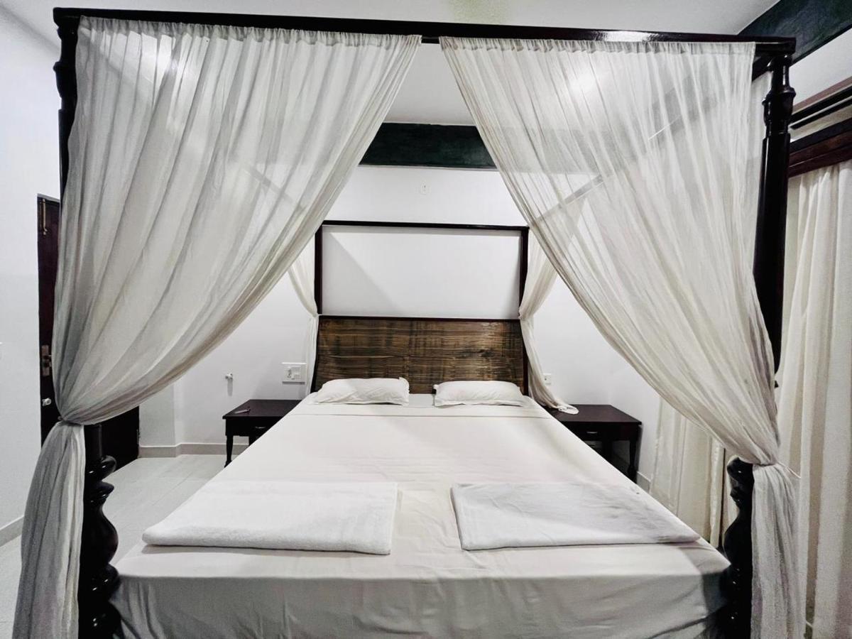 Naga Cottages Morjim Ngoại thất bức ảnh