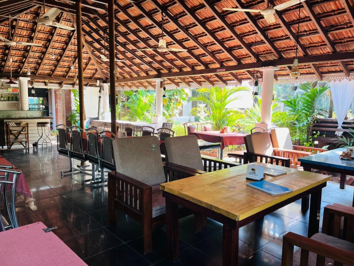 Naga Cottages Morjim Ngoại thất bức ảnh