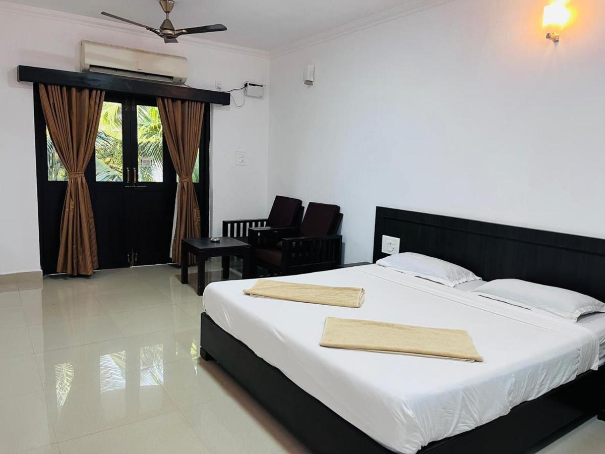 Naga Cottages Morjim Ngoại thất bức ảnh