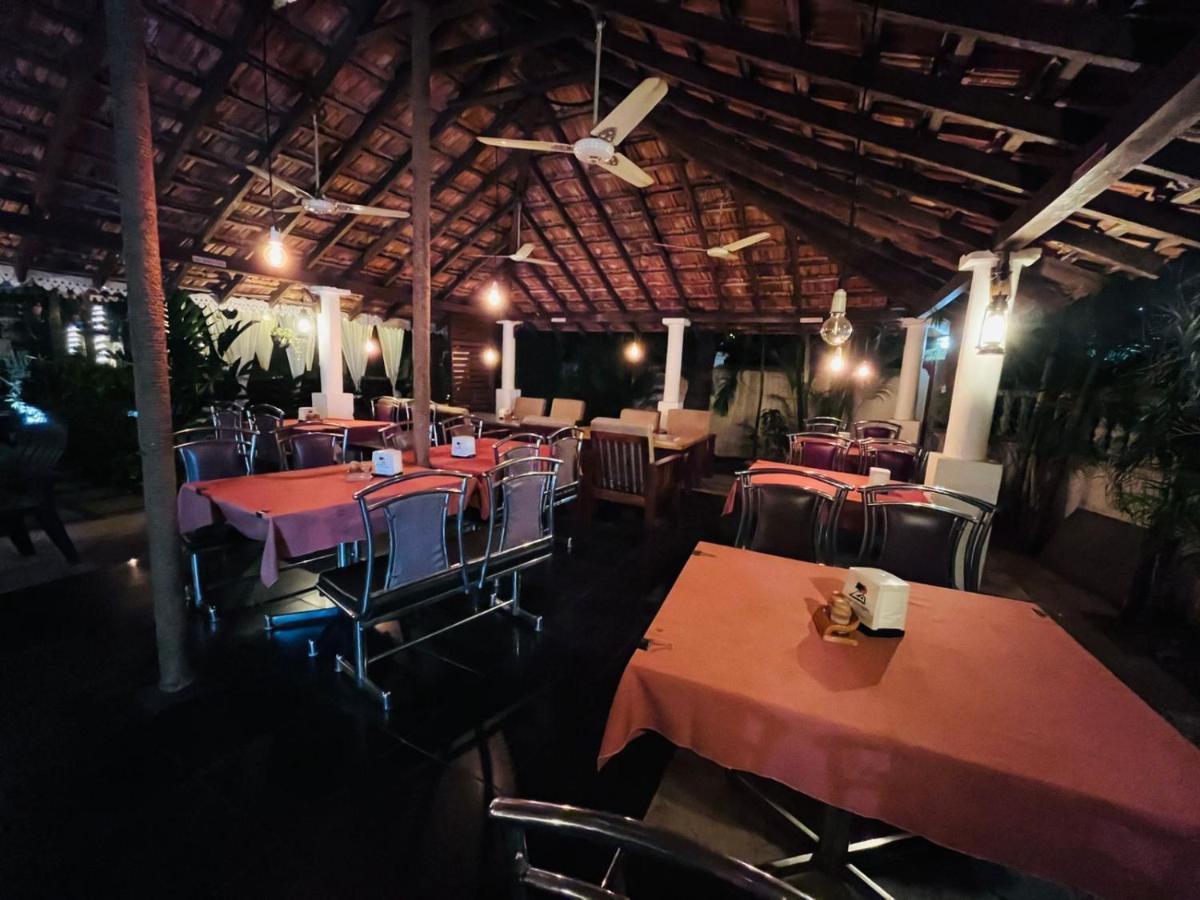 Naga Cottages Morjim Ngoại thất bức ảnh