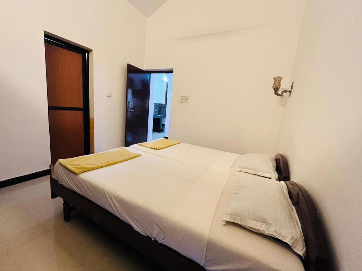 Naga Cottages Morjim Ngoại thất bức ảnh