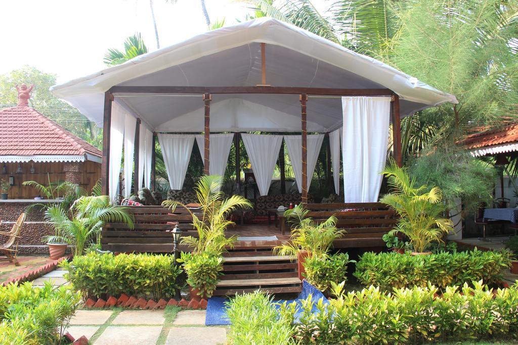 Naga Cottages Morjim Ngoại thất bức ảnh